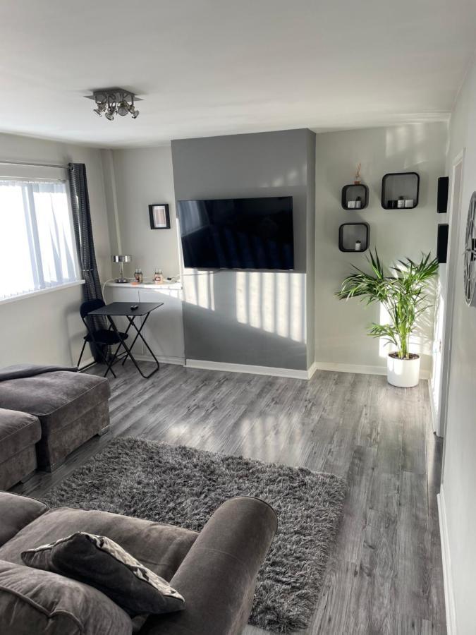 Fantastic Full 3 Bedroom Modern Apartamento Belfast